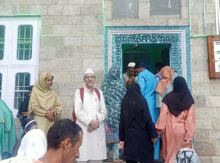 کشمیری چشتی بزرگ ننگا باجی صاحب کا 68 واں عرس اختتام پزیر،ہزاروں زائرین نے شرکت کی