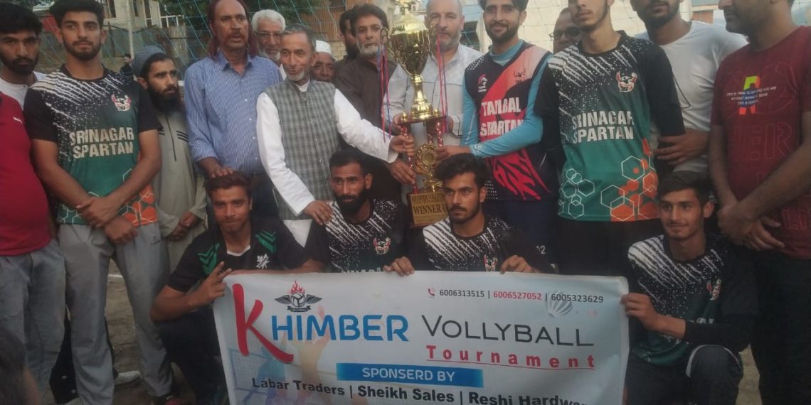 Khimber Volleyball Tournament concludes.. Spartans Sports Club Kashipora Tailbal beats Shanpora Spikers in the final match