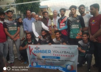 Khimber Volleyball Tournament concludes.. Spartans Sports Club Kashipora Tailbal beats Shanpora Spikers in the final match