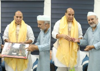 سیو شاردا کمیٹی نے وزیر دفاع راج ناتھ سنگھ سے ایل او سی ٹیٹوال  میں شاردا دیوس کی تقریبات کے بارے میں بریفنگ دینے کے لیے ملاقات کی