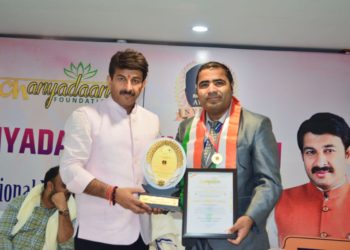 اینجلس کلچرل اکیڈمی کے صدر جناب طارق احمد شیرا کو نیشنل یوتھ بریلائنس ایوارڈ 2023 سے نوازا گیا