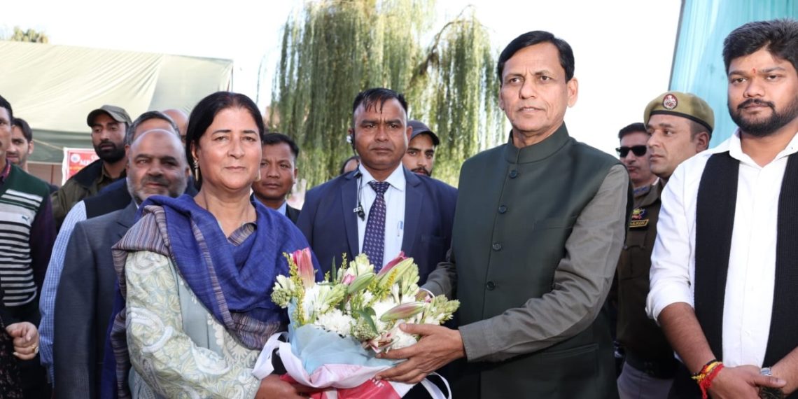 DE&CC Ganderbal organises day long mega Job fair at Ganderbal’s Manasbal park