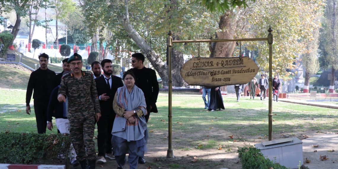 Chinar Corps organised a visit of 60 Students and faculty members of Kashmir University to Badami Bagh Cantonment