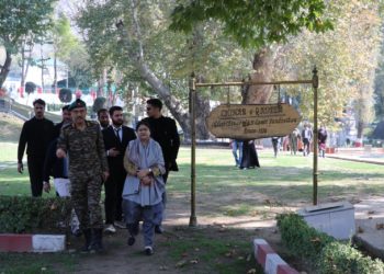 Chinar Corps organised a visit of 60 Students and faculty members of Kashmir University to Badami Bagh Cantonment