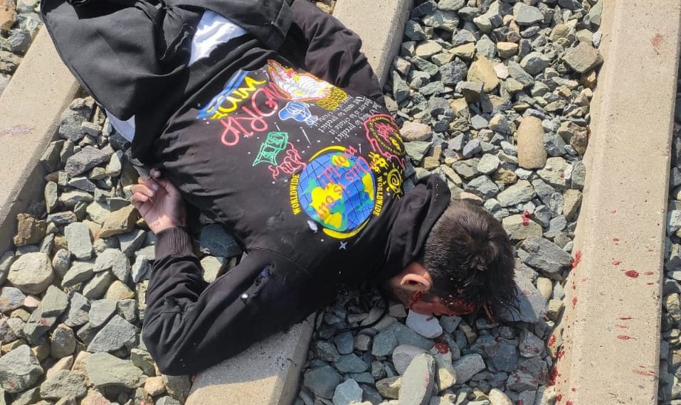 Man dies after hit by moving train in South Kashmir