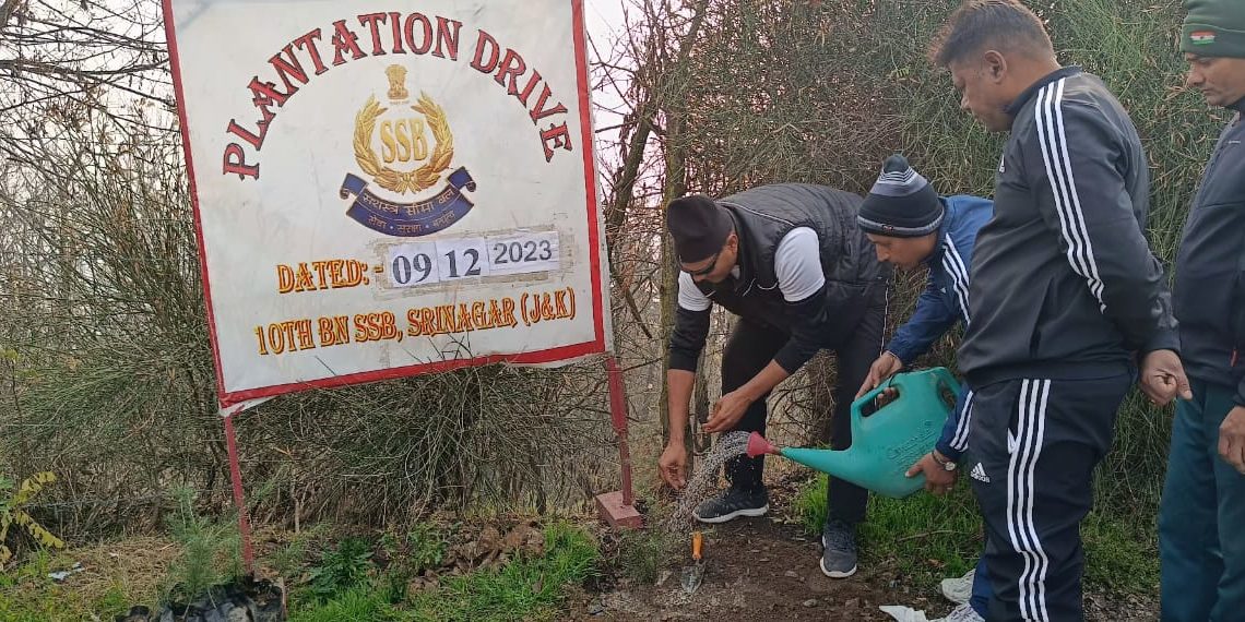 10th Battalion SSB Srinagar Leads Successful Cleanliness Drive and Medical Outreach at Hari Parvat as part of Swachhta Pakhwada