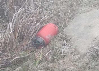 Traffic halted as suspicious object found on NHW in Lawaypora Sgr