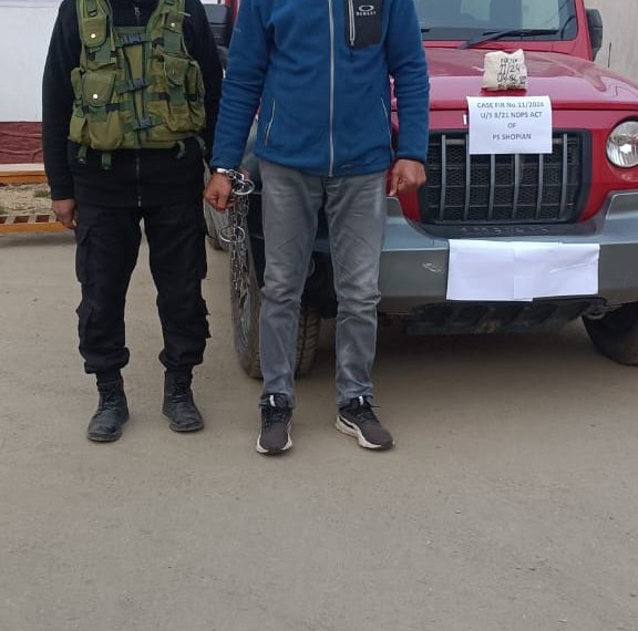 Police arrests drug peddler in Shopian, contraband substance recovered
