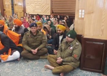 IGP Kashmir Visits Gurudwara Rainawari; Reviews arrangements for devotees
