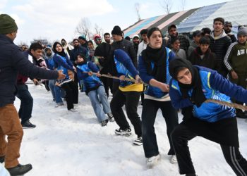 دو روزہ سرمائی کارنیول کا آغاز احربل میں تہوار کے ساتھ ہوا۔ رپورٹ مزمل یعقوب فیسٹیول کا مقصد ضلع میں سیاحت کے شعبے کو فروغ دینا اور معیشت کو فروغ دینا ہے: ڈی سی کولگام