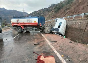 One killed after tanker collides with hillside in Udhampur