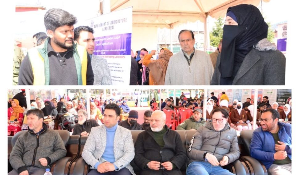 ڈی سی گاندربل نے گاندربل میں سی بی سی کی پانچ روزہ    نمائش کا افتتاح کیا  موثر مواصلات فلاحی اسکیموں کی کامیابی کی کلید ہے: ڈی سی گاندربل