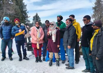 10 Days Certified Skiing Course For men and women concluded at Gulmarg: Organized by University of Kashmir