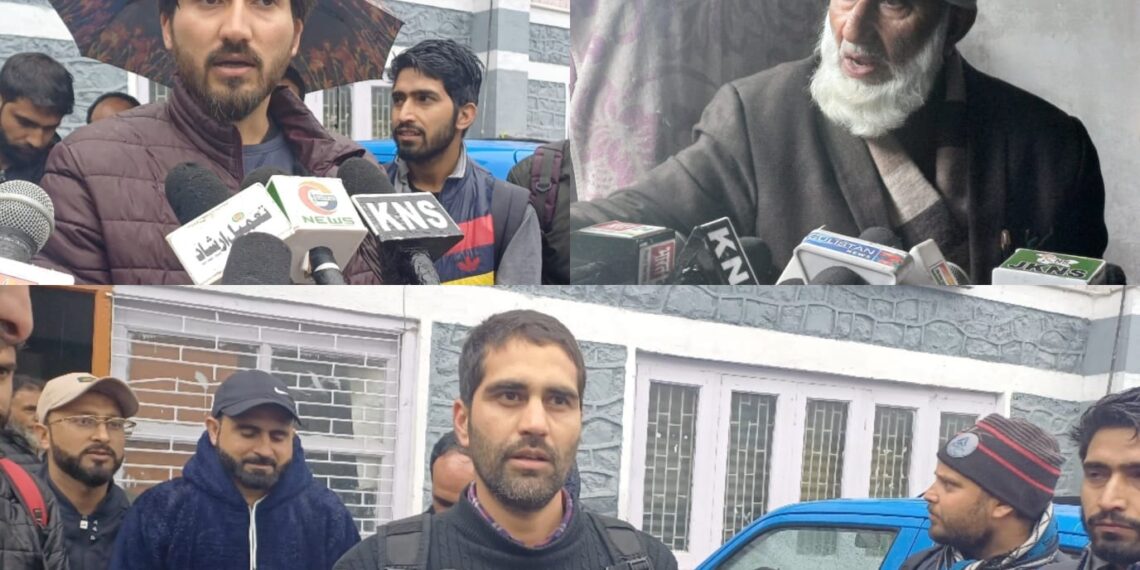 تازہ برف باری سے کرناہ کپواڑہ شاہراہ بند  سینکڑوں نوجوان 31 مارچ کو منعقد ہونے والے پٹواری امتحان کےلئے بے تاب, 10سالہ بچے کی میت بھی چوکی بل میں   درماندہ، بار صدر نے شاہراہ کو بحال کرنے کا مطالبہ کیا