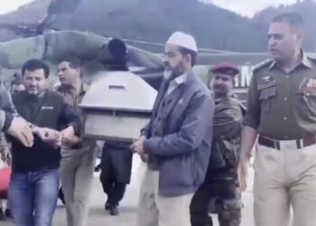 بچے کی لاش بذریعہ چاپر کرناہ پہنچ گئی  کرناہ کپواڑہ شاہراہ کی بحالی کا کام بھی جاری