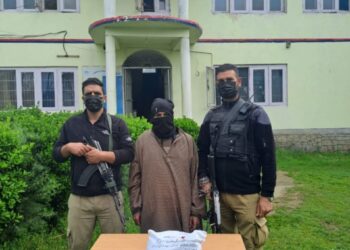 Police arrests drug peddler in Shopian