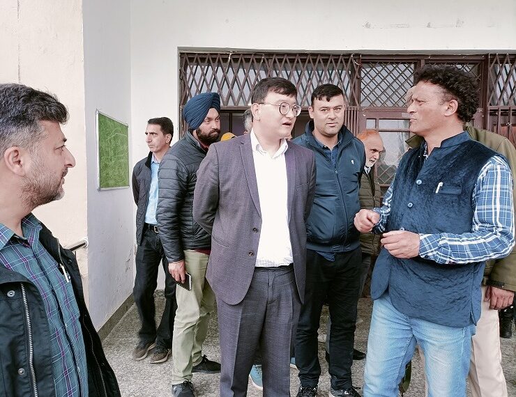 Lok Sabha Elections 2024: DEO B’la reviews arrangements at Counting Center for 1-Baramulla PC