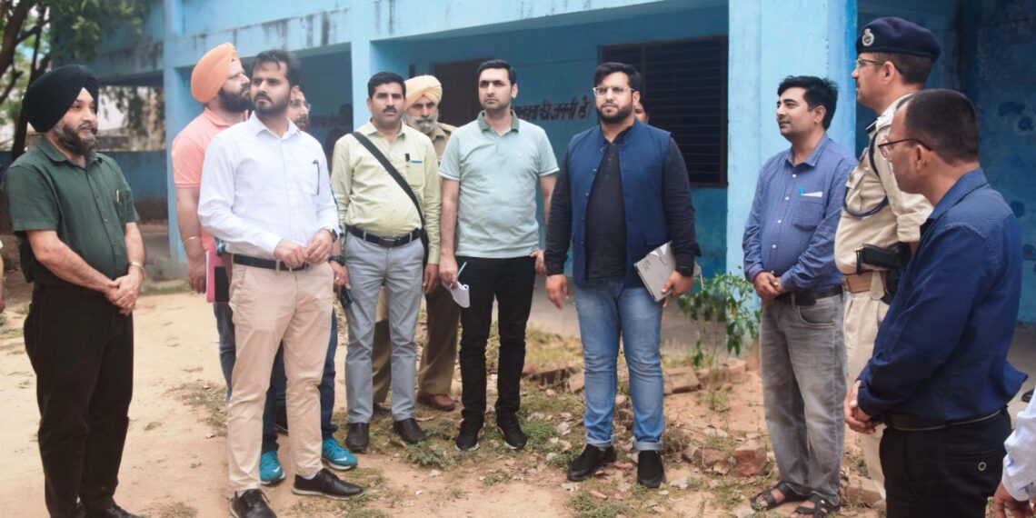 Lok Sabha Elections 2024: DEO Samba visits border villages, inspects Polling stations, bunkers