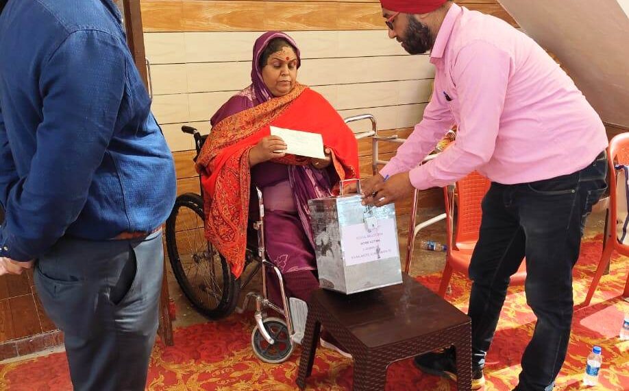 Lok Sabha Elections 2024: Enthusiastic voters’ response marks first day of home voting in Kalakote Sunderbani-AC
