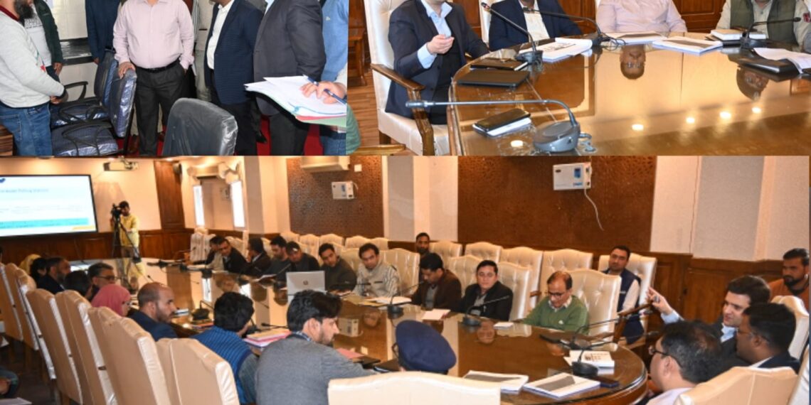 General, Police Observers for Anantnag-Rajouri PC visit Kulgam