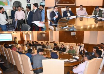 General, Police Observers for Anantnag-Rajouri PC visit Kulgam