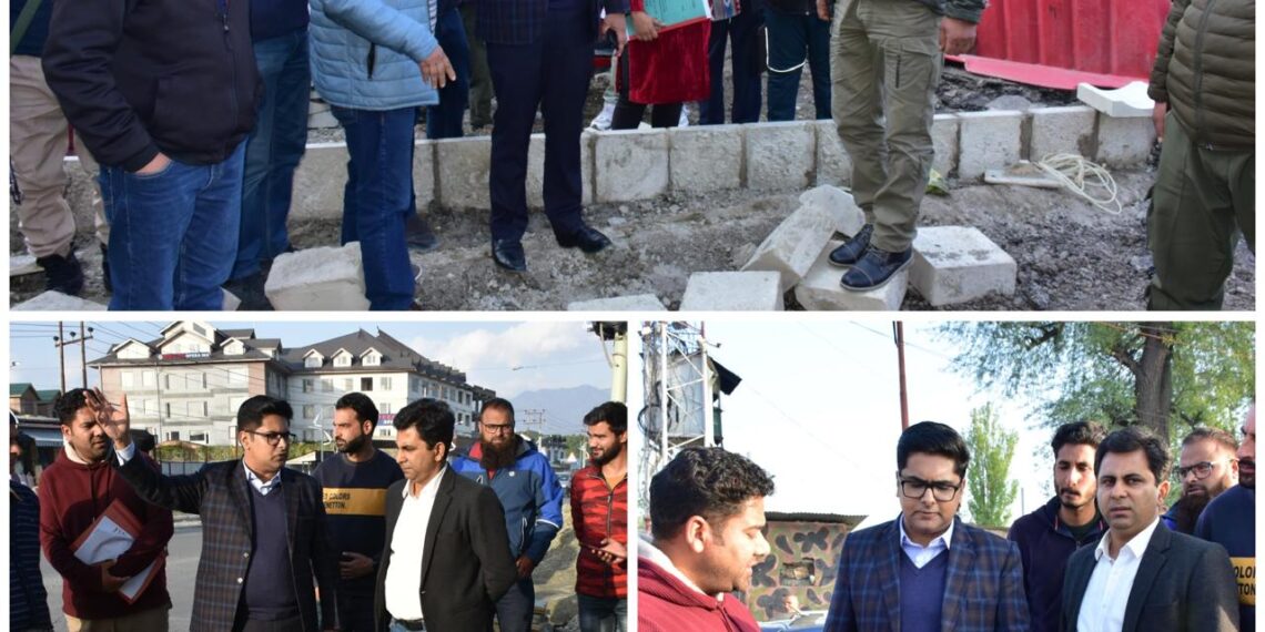 CEO SSCL evaluates progress of Smart City Projects in Karan Nagar, Batmaloo & Moominabad