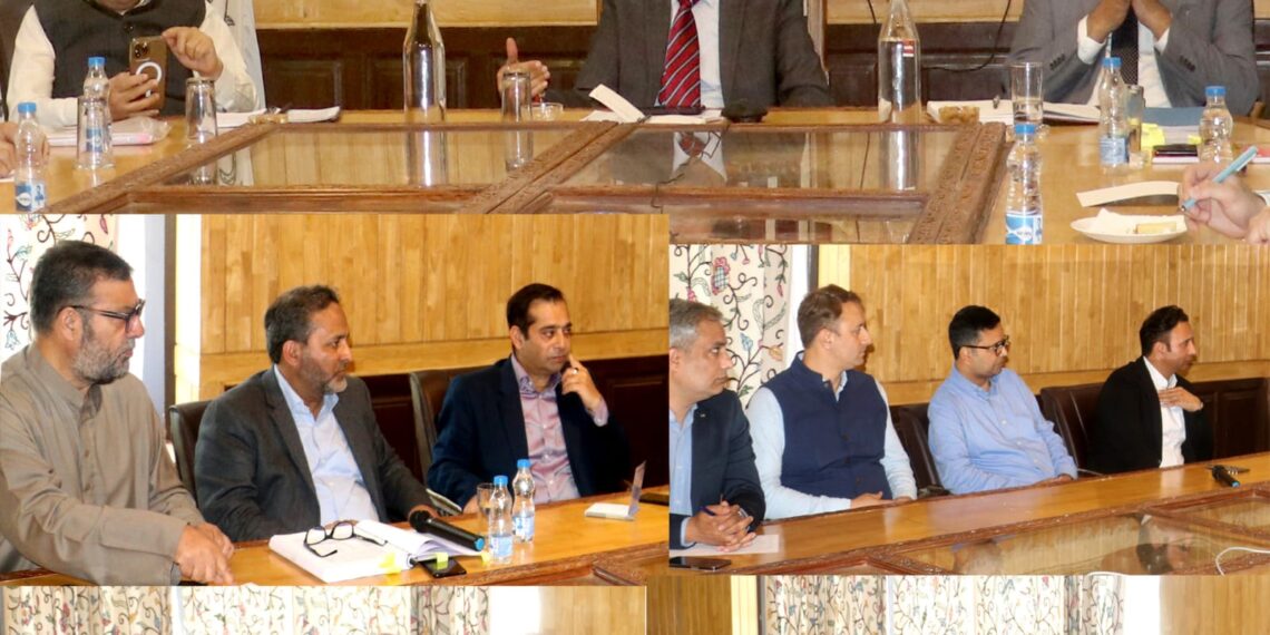 Com Secretary I&C interacts with industry stakeholders, discusses industrial sector rejuvenation measures