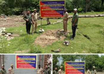 Police attaches 3 illegal properties worth crores of notorious drug peddlers in Shopian
