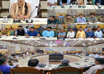 ڈی سی کپوارہ نے سپروائزر بھرتی امتحان کی تیاریوں کا  جائزہ لیا۔