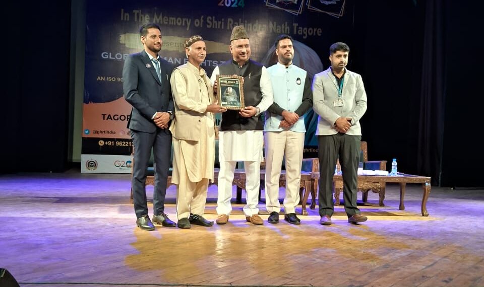 چرارشریف میں ساہیتہ ایکیڈیمی نئی دھلی کی طرف سے تقریب منعقد، مرحوم غلام نبی گوھر کو زبردست خراج عقیدت پیش کیا گیا۔