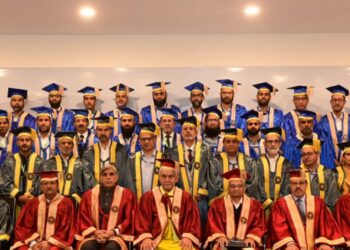 LG Sinha Praises Gender Equality at IUST Convocation