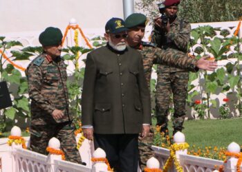 PM Modi pays homage to Kargil war martyrs in Drass