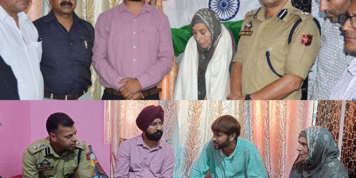 DC, SSP Doda pay tributes to Martyr Firdous Ahmed