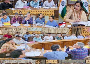 ڈی ڈی سی کپوارہ نے جل جیون مشن کے تحت اسکیم کے لحاظ سے پیش رفت کا جائزہ لیا