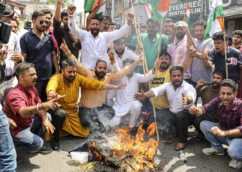 BJYM, RBD hold protests against Farooq Abdullah in Jammu