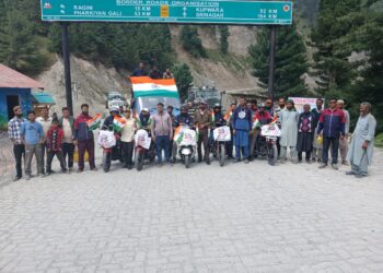 HAR GHAR TIRANGA CAMPAIGN 2024: PROJECT BEACON ORGANIZES FLAG-WAVING BIKE & CAR RALLY TO STRATEGIC PASSES IN NORTH KASHMIR