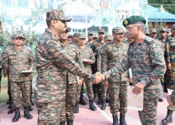 Commander of Indian Army’s Northern Command reviews security situation in north Kashmir