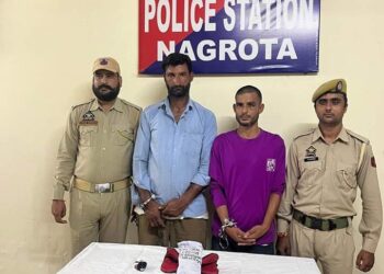 Two notorious drug peddlers arrested,305 grams of Heroin(Chitta),Cash amounting to 1,98400- recovered from their possession,01 vehicle seized by JKP in the JD of Police Station Nagrota.