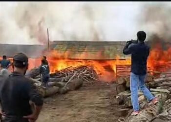 Fire Devastates Band Saw Mill in Tulmulla Ganderbal