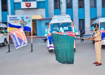 SSP Anantnag Flags Off Bharat Darshan Tour for Anantnag Students