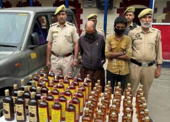Pulwama Police Arrests Two Individuals; 70 Bottles of Liquor Seized