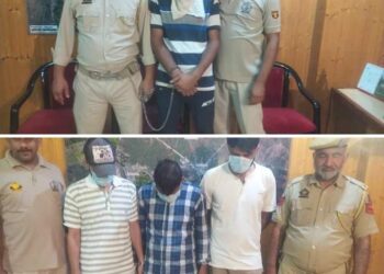 POLICE  ARRESTED DRUG PEDDLER/CONSUMERS  IN PAMPORE; CHARAS RECOVERED