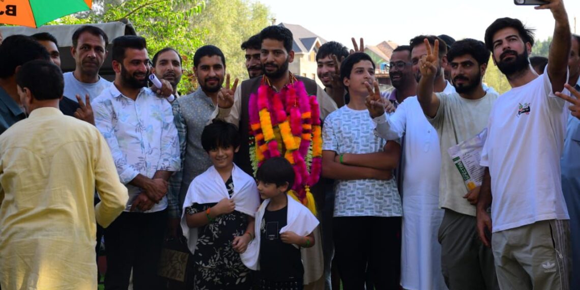 Er. Aijaz Hussain, BJP Candidate for Lalchowk Constituency (22), Engages with Solina Residents in Door-to-Door Campaign