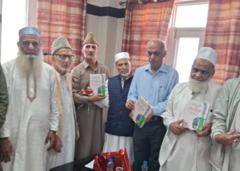 غلام قادر بیدار کی ” ریشی نامہ عنبر شمامہ ” تصنیف کی   نقاب کشائی  انجام دی گئی۔