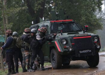 Kulgam Gunfight: 3 Army Soldiers,Police Officer Injured In Ongoing Operation