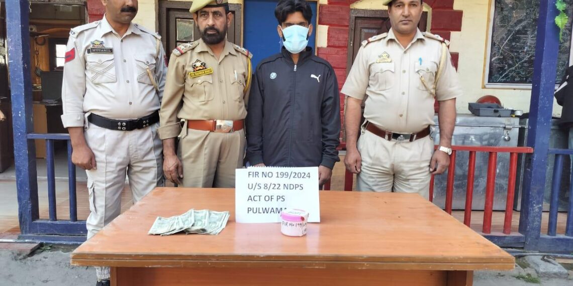 Police arrests drug peddler in Pulwama; Contraband substance, cash recovered