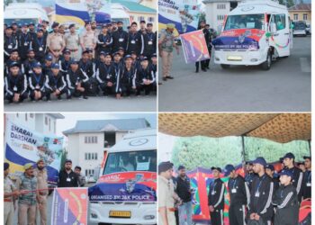 SSP Kulgam Flags-off group of Students for Bharat Darshan Tour-2023-24 in Kulgam