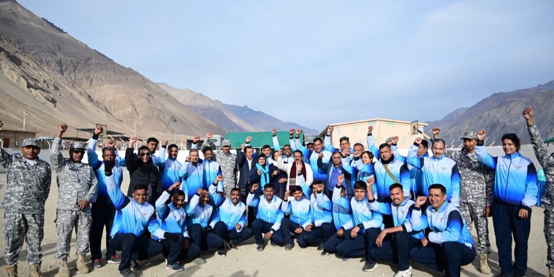 IAF’s Historic 7,000 km Car Rally Reaches Srinagar, Inspires Youth to Join the Armed Forces