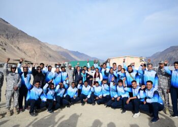 IAF’s Historic 7,000 km Car Rally Reaches Srinagar, Inspires Youth to Join the Armed Forces