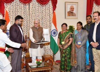 Media delegation from Jammu & Kashmir calls on the Governor of Telangana.